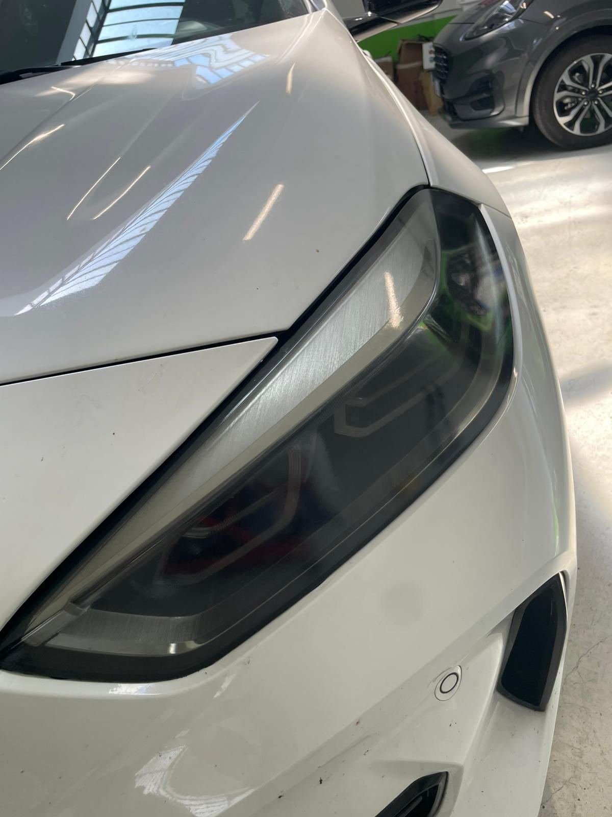 Dettaglio oscuramento fari anteriori — Wrapgarage Torino